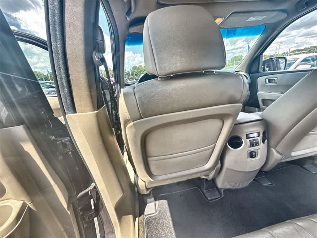 Thumbnail: 2013 Honda Pilot - 15
