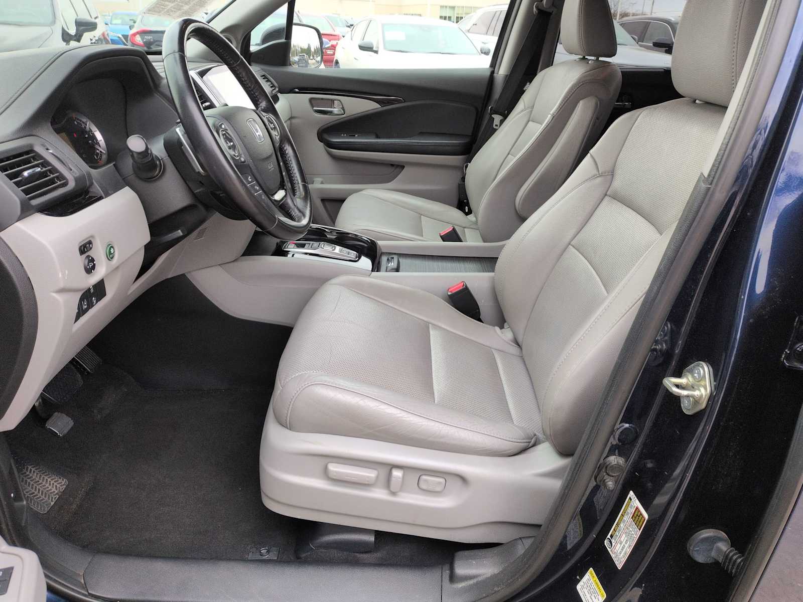 Thumbnail: 2016 Honda Pilot - 16