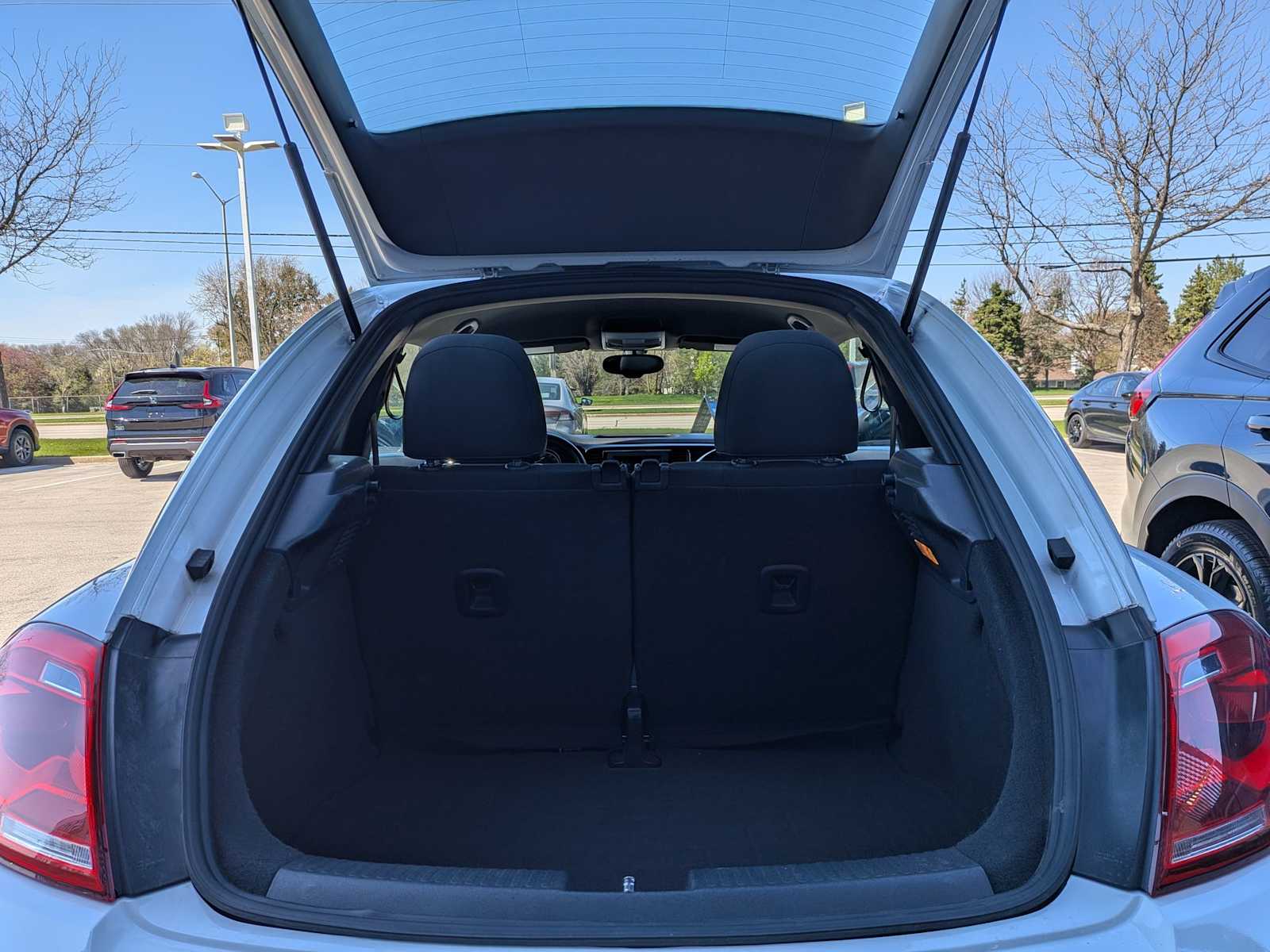 Thumbnail: 2016 Volkswagen Beetle - 26