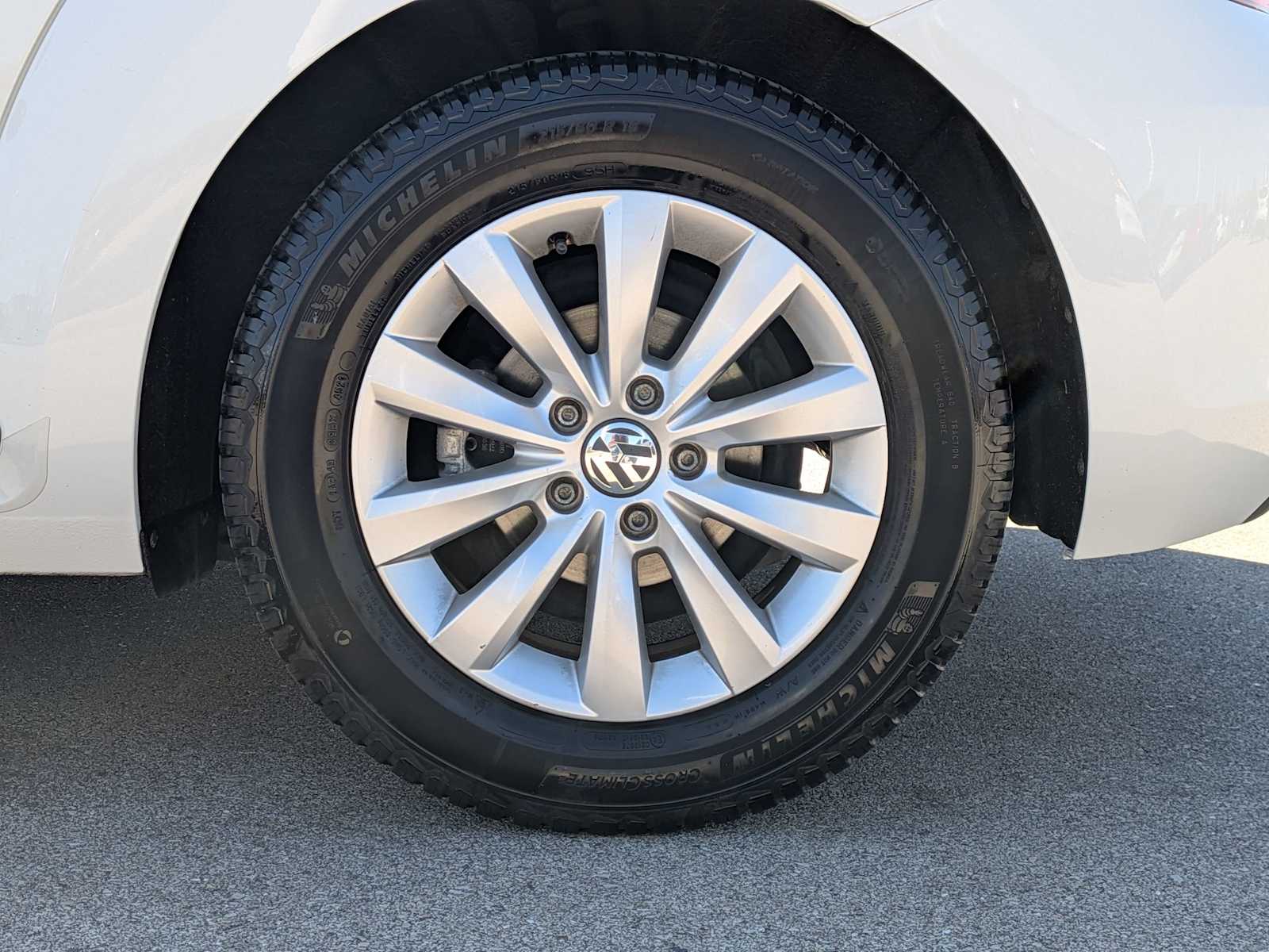 Thumbnail: 2016 Volkswagen Beetle - 13