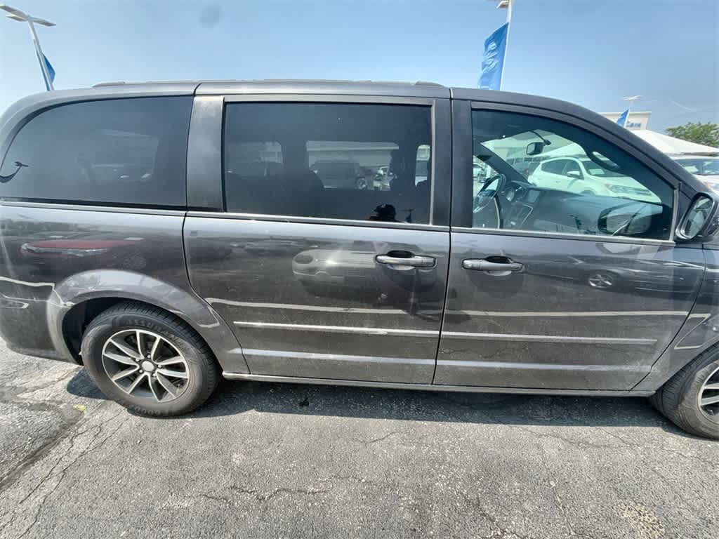 2017 Dodge Grand Caravan GT 7
