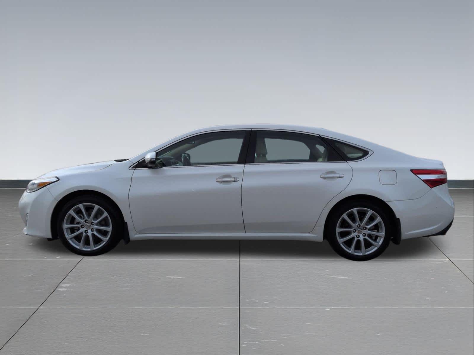 Thumbnail: 2013 Toyota Avalon - 3