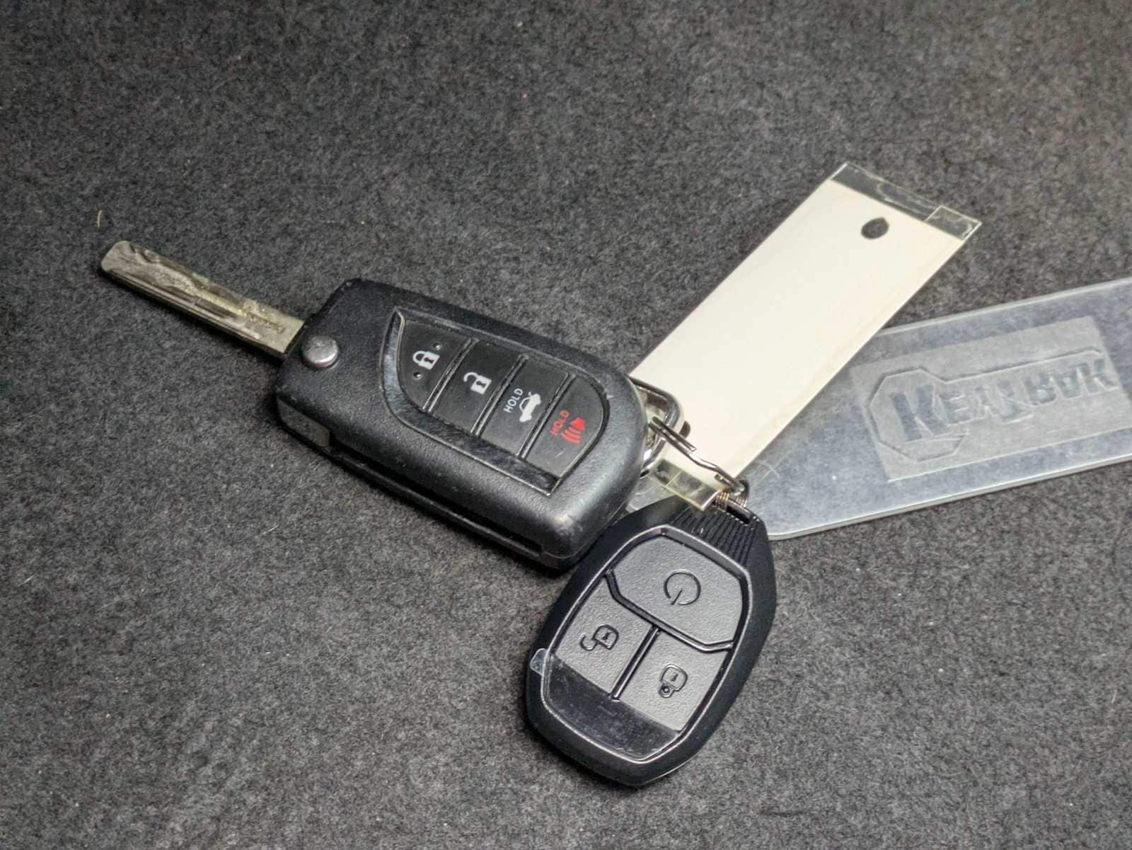 Thumbnail: 2023 Toyota Camry - 32