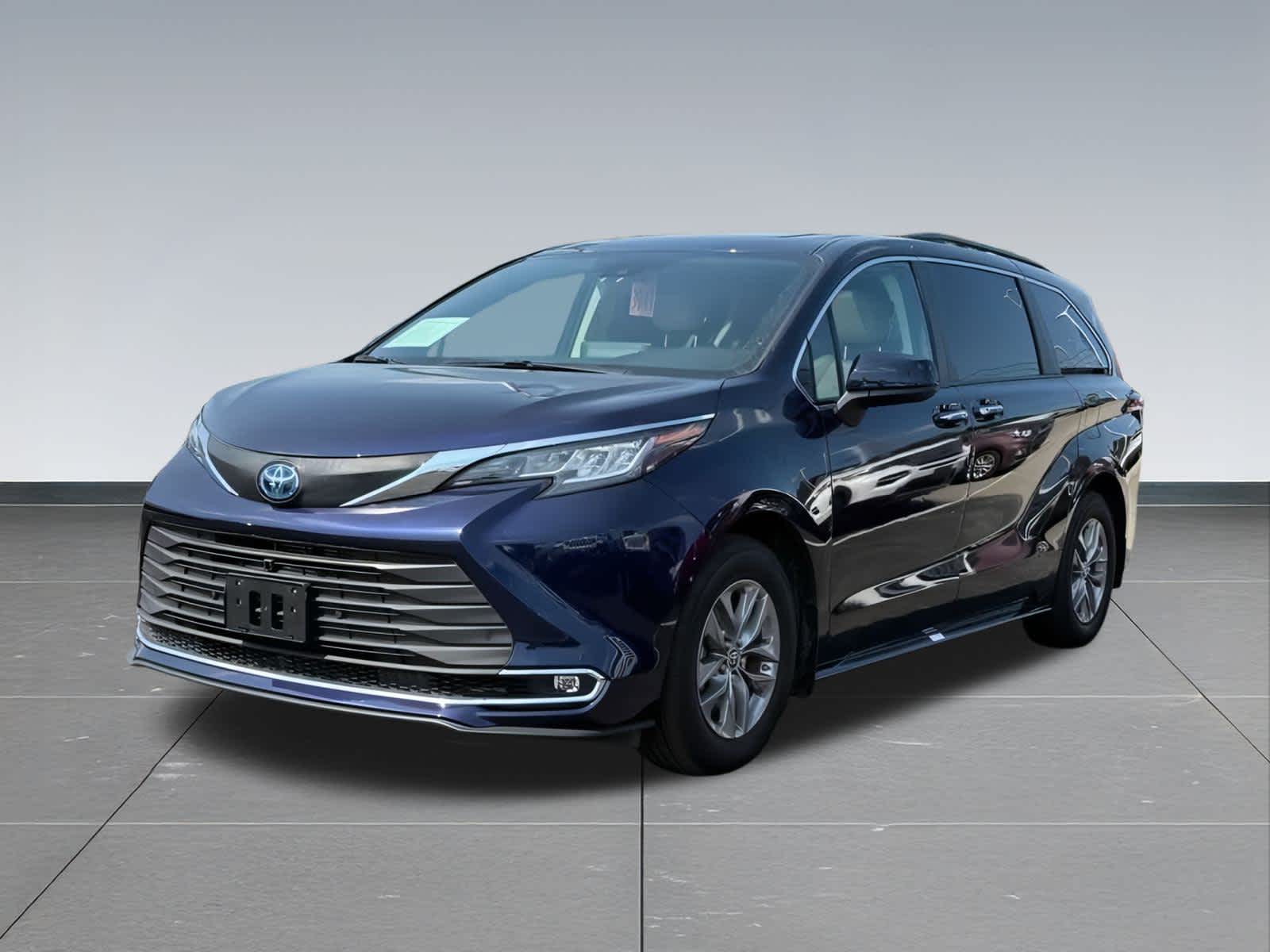 Thumbnail: 2022 Toyota Sienna - 8