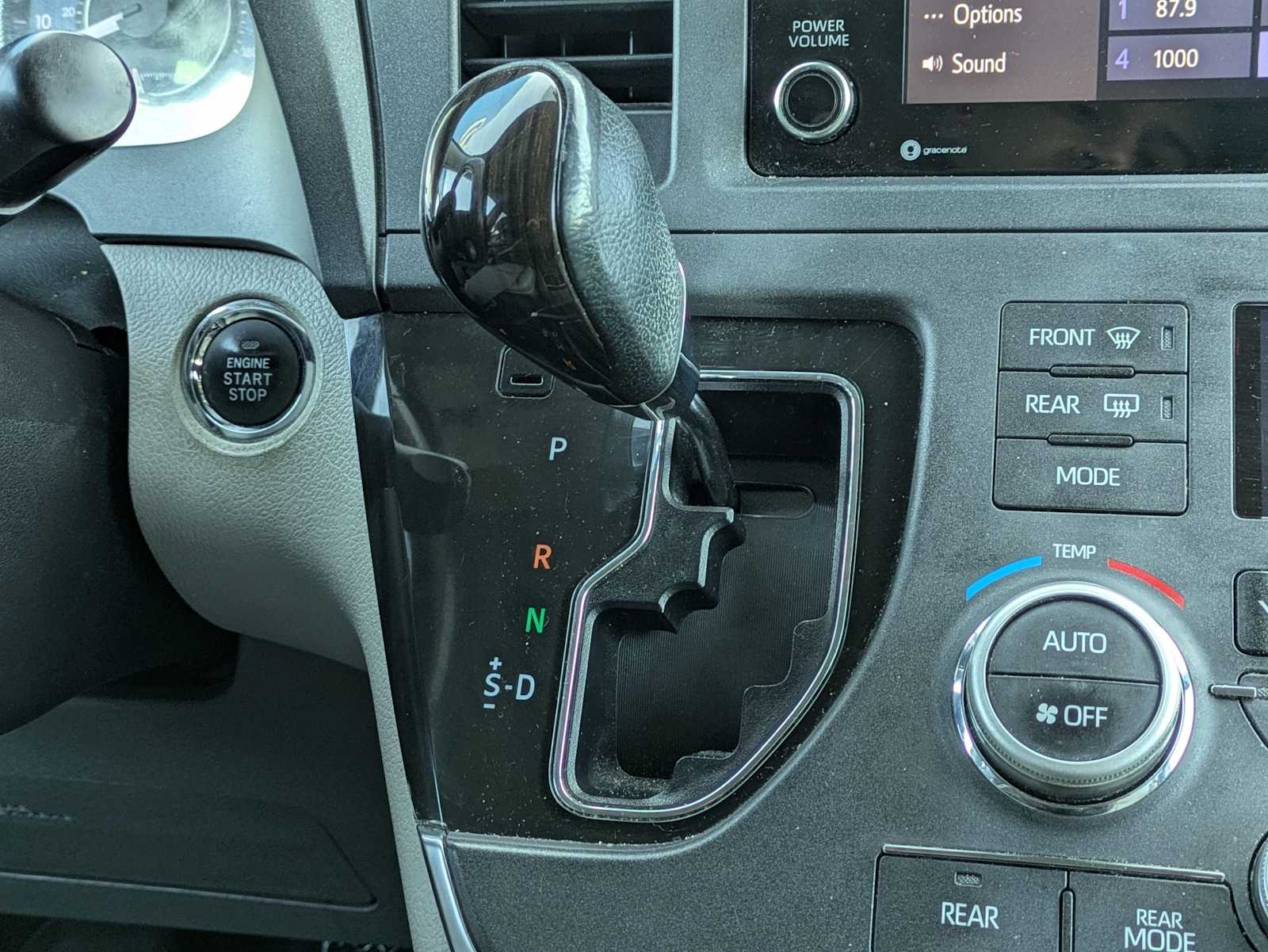 Thumbnail: 2019 Toyota Sienna - 30