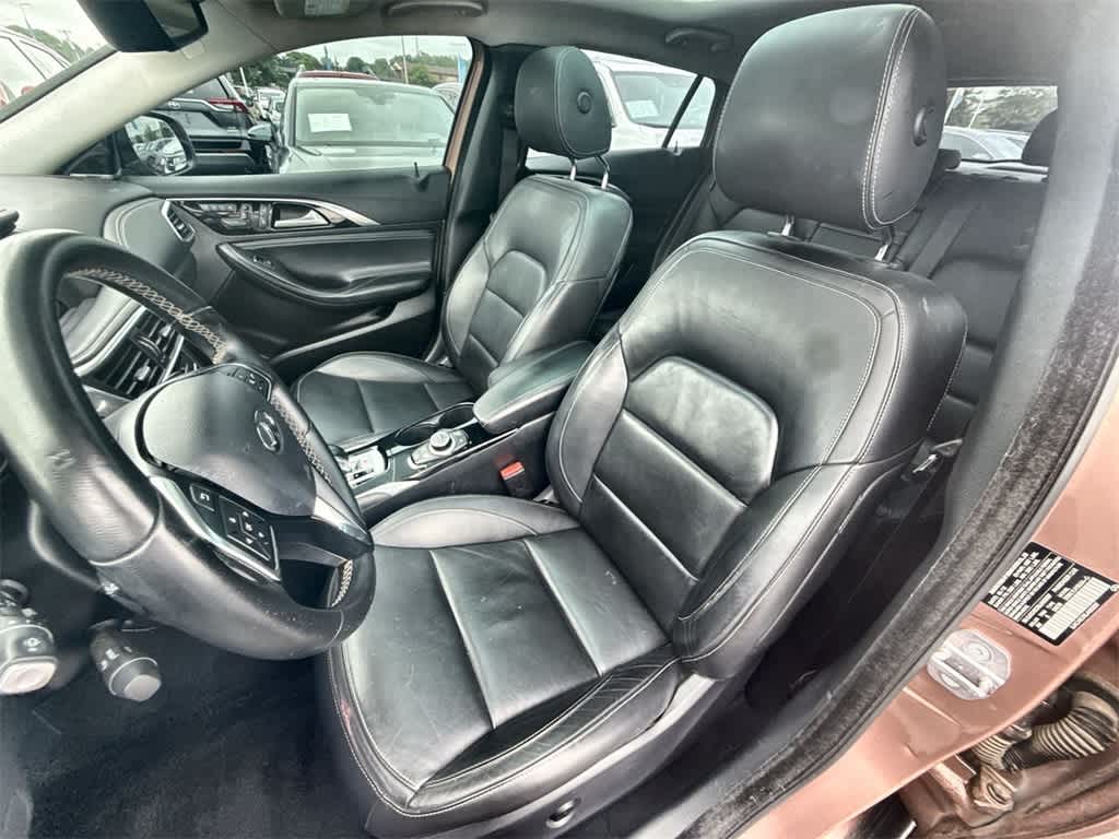 Thumbnail: 2018 INFINITI QX30 - 15