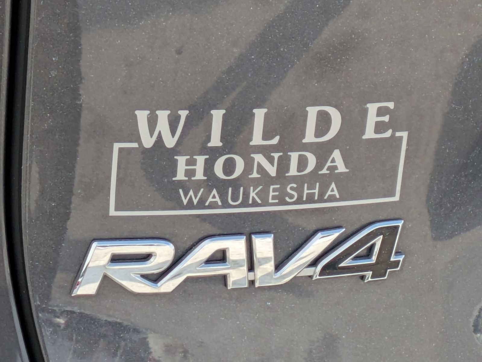 Thumbnail: 2020 Toyota RAV4 - 12