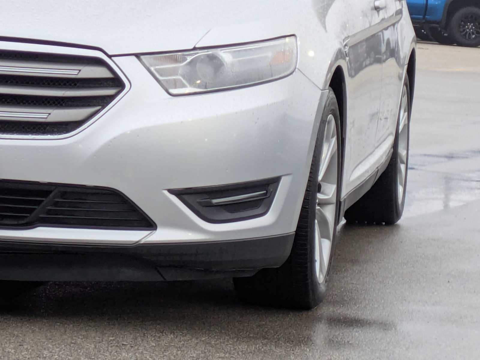 Thumbnail: 2013 Ford Taurus - 10