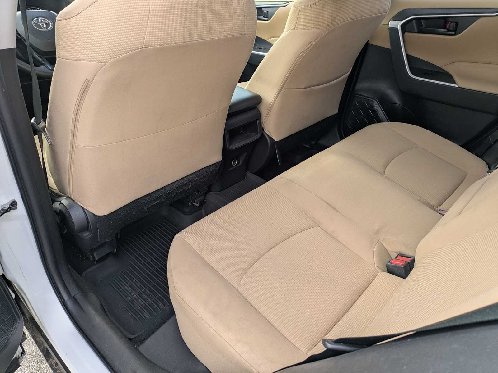 Thumbnail: 2020 Toyota RAV4 - 16