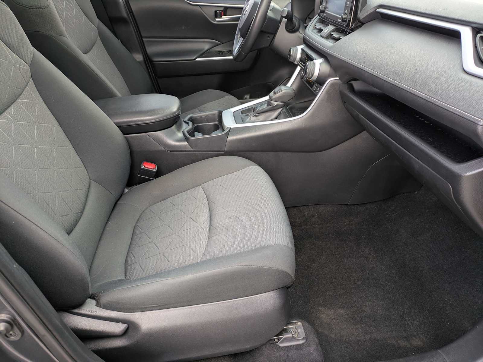 Thumbnail: 2020 Toyota RAV4 - 22