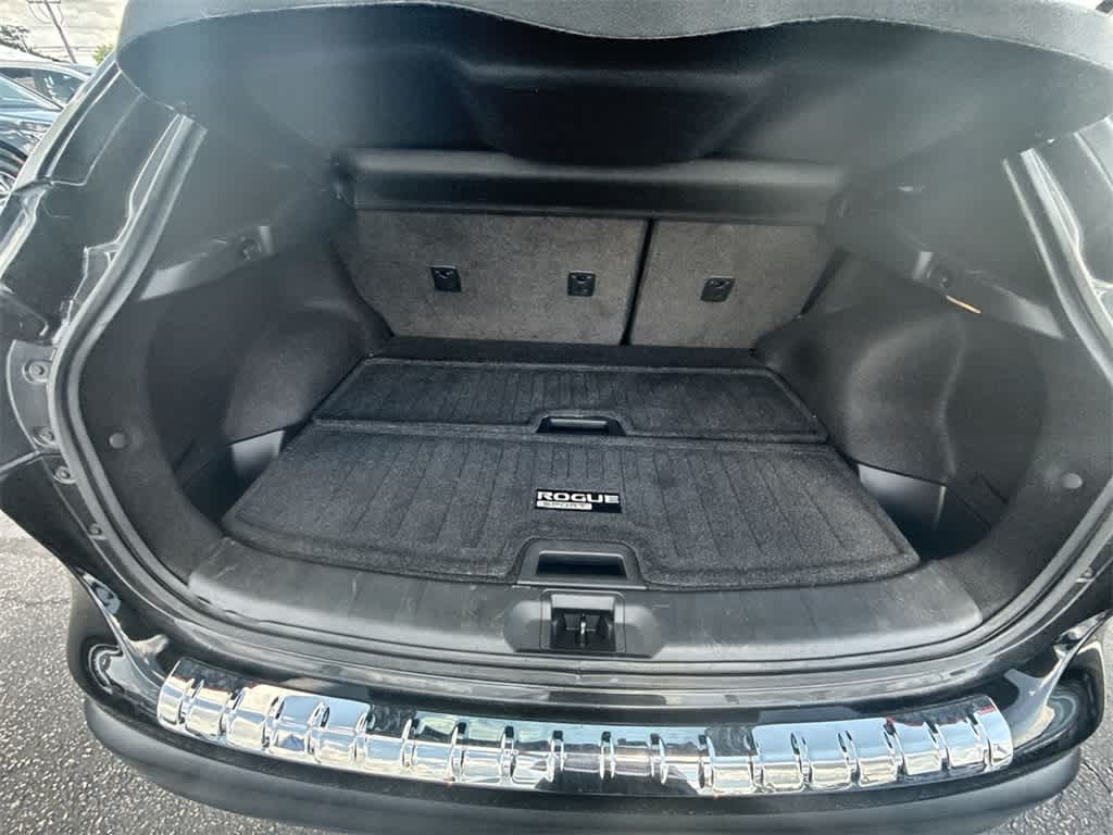 Thumbnail: 2017 Nissan Rogue Sport - 31