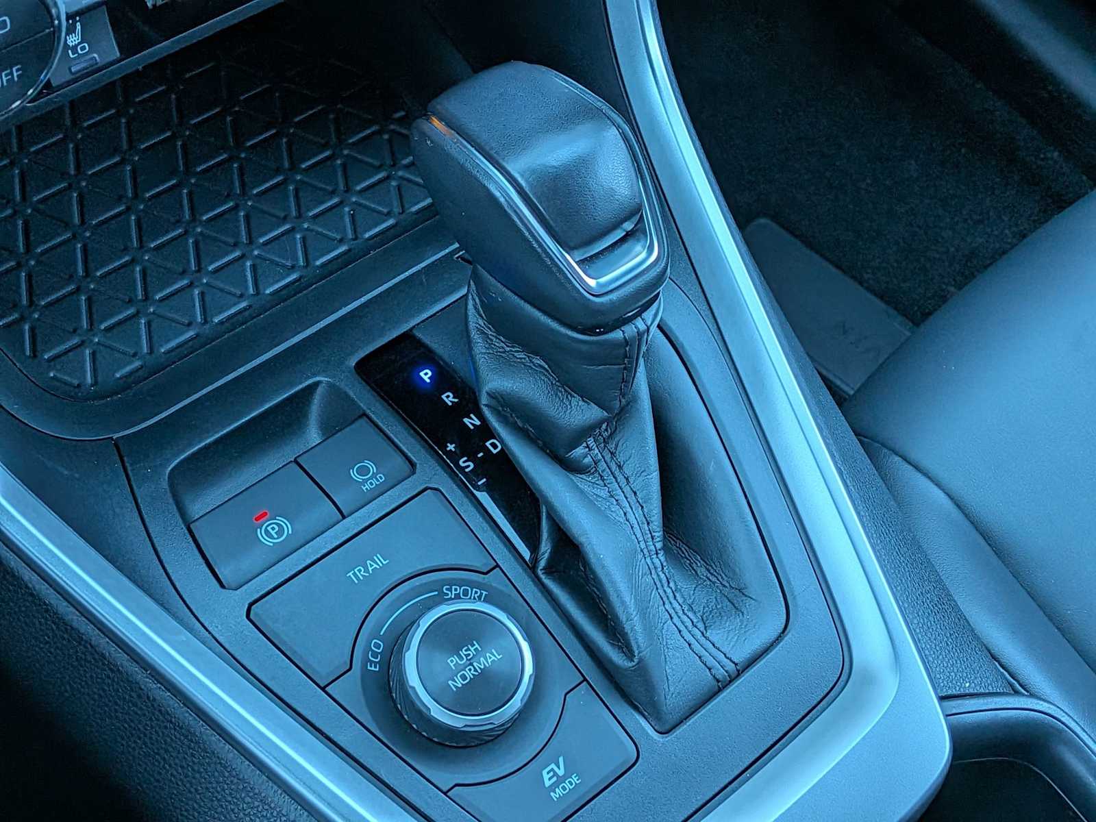 Thumbnail: 2023 Toyota RAV4 - 30