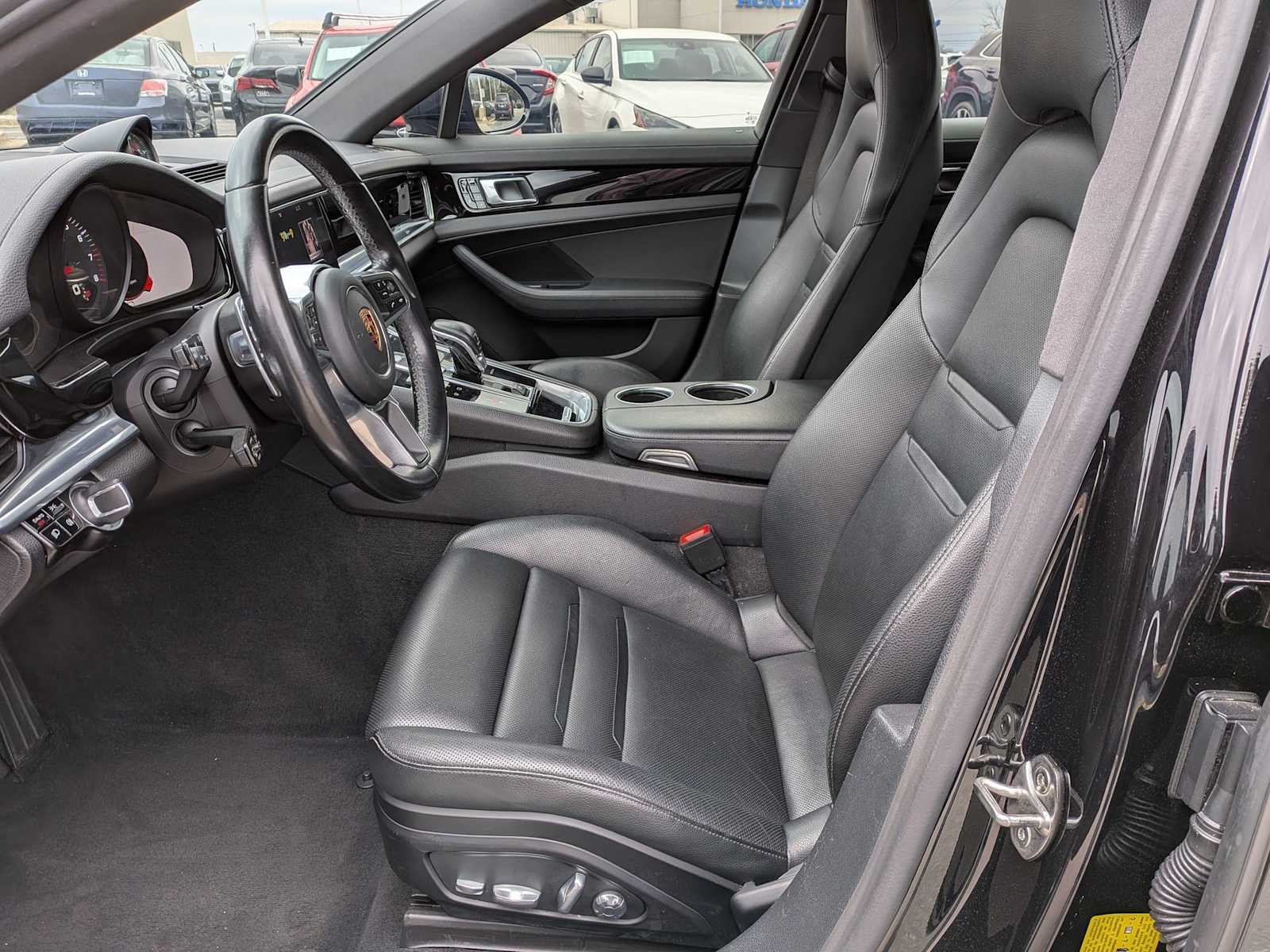 Thumbnail: 2017 Porsche Panamera - 14