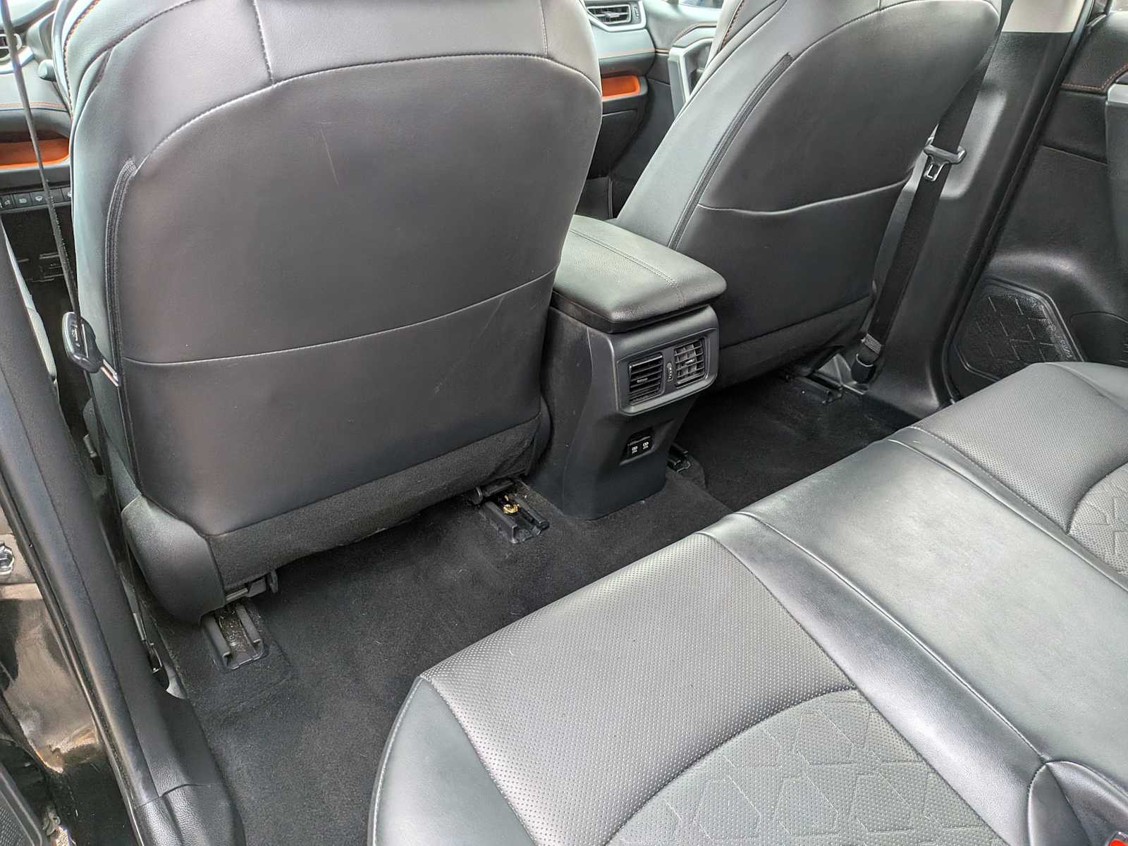 Thumbnail: 2019 Toyota RAV4 - 18
