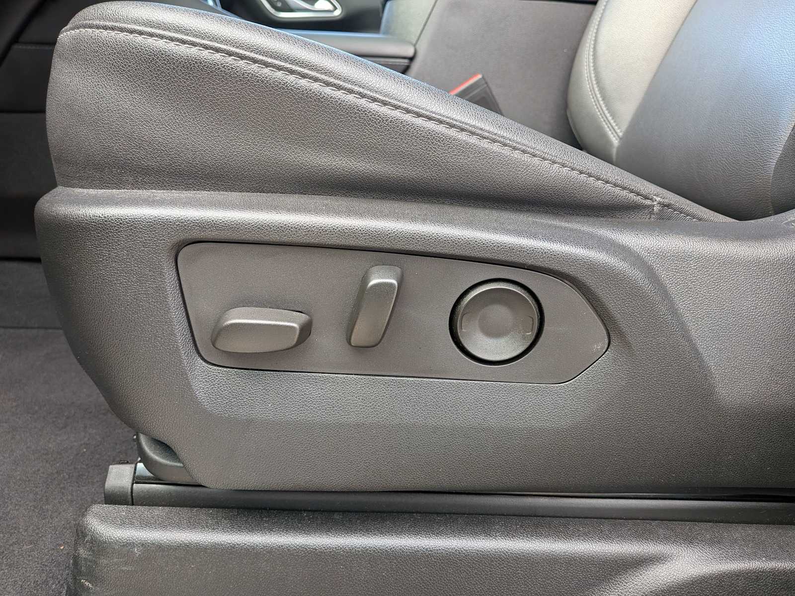 Thumbnail: 2023 Chevrolet Tahoe - 16