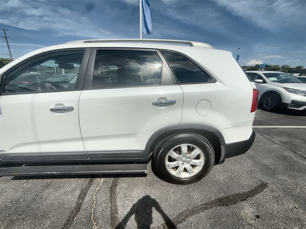 Thumbnail: 2012 Kia Sorento - 4