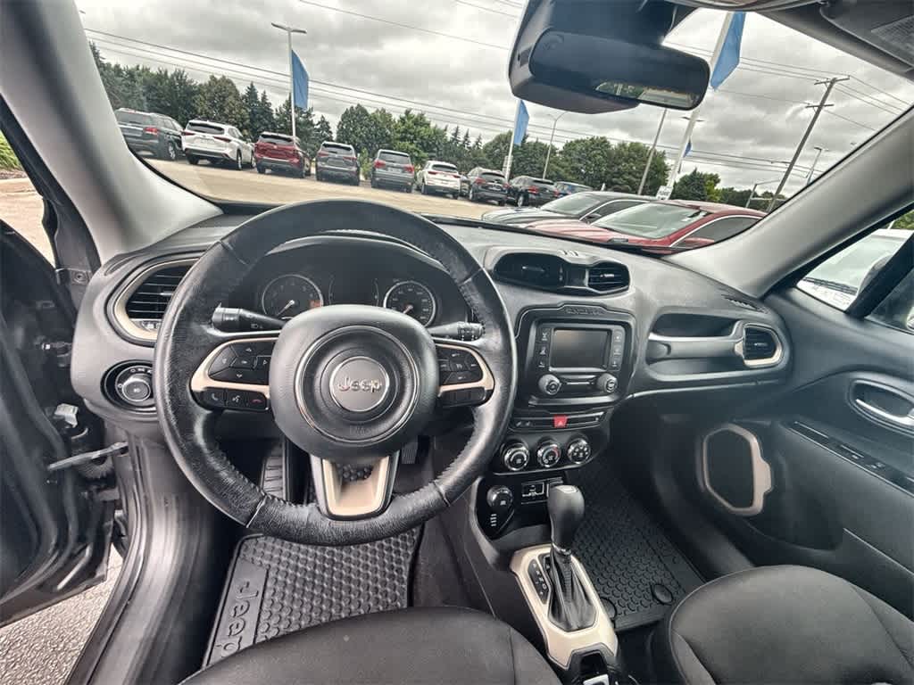 Thumbnail: 2017 Jeep Renegade - 14