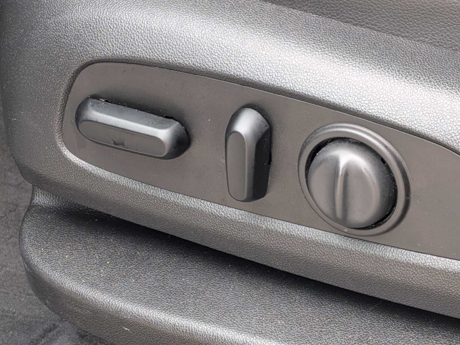 Thumbnail: 2020 Chevrolet Traverse - 16