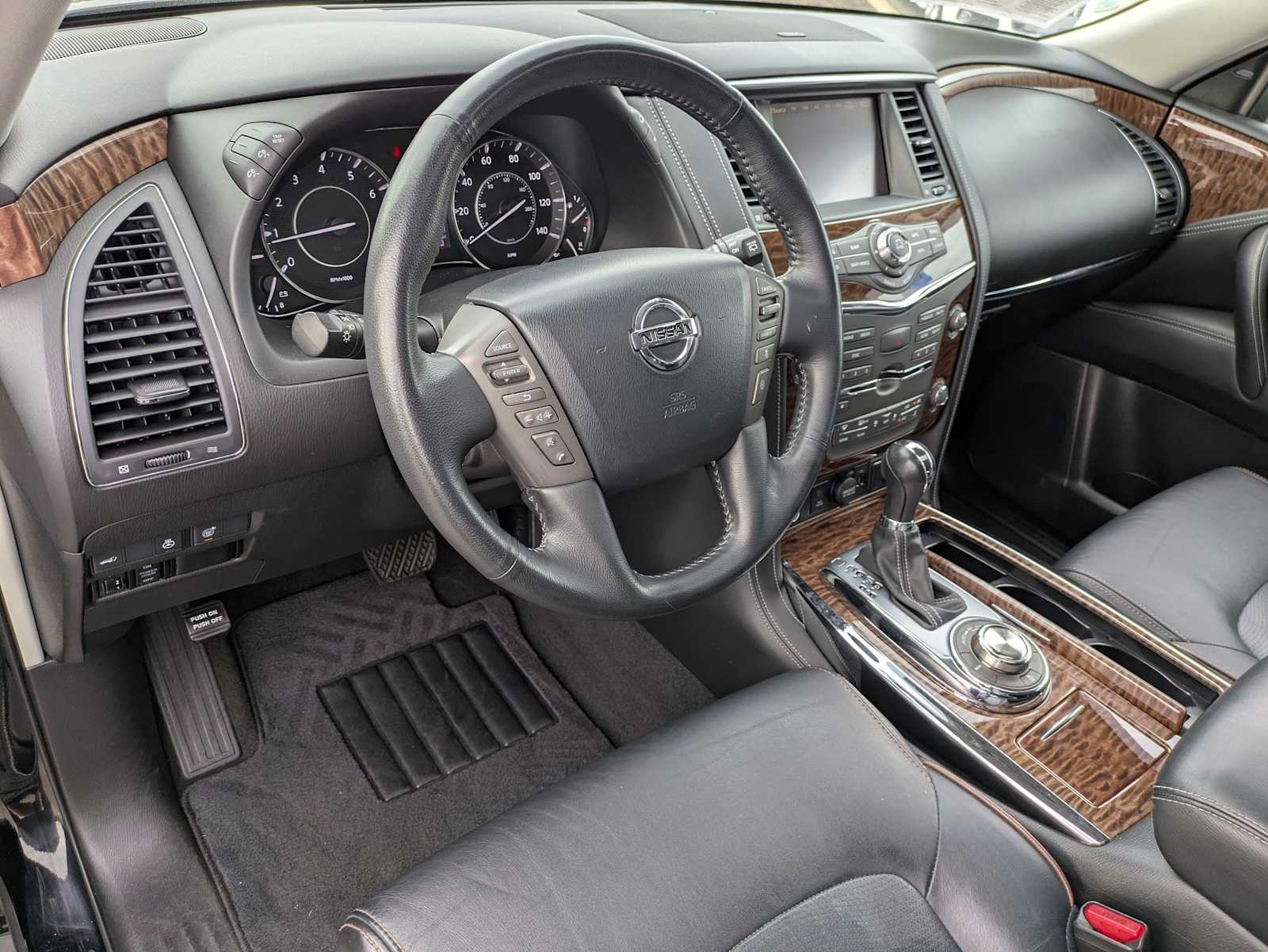 2018 Nissan Armada Platinum photo 2