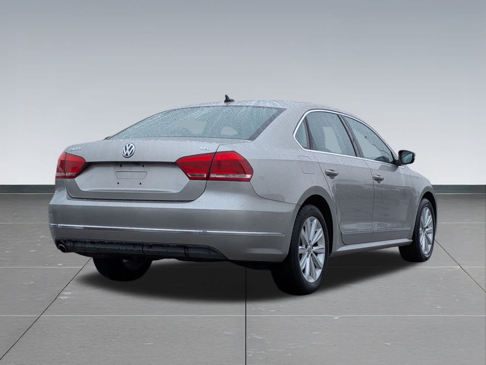 Thumbnail: 2013 Volkswagen Passat - 6