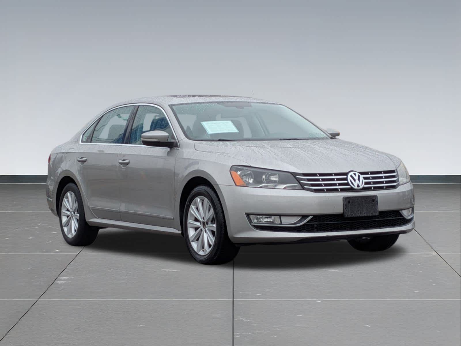Thumbnail: 2013 Volkswagen Passat - 8