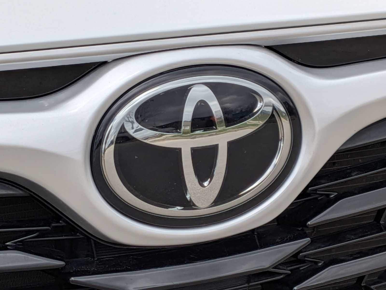 Thumbnail: 2022 Toyota Highlander - 13