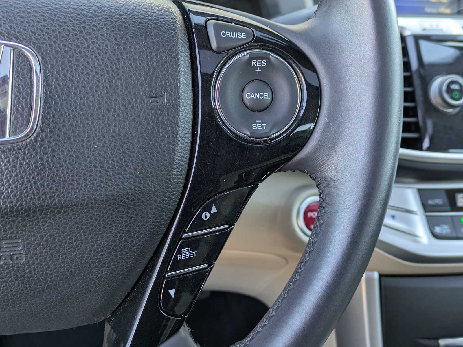 Thumbnail: 2015 Honda Accord - 25