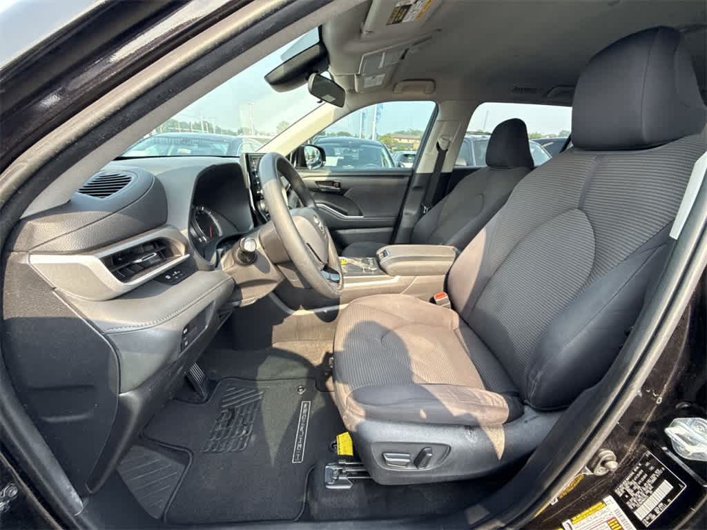 Thumbnail: 2021 Toyota Highlander - 2