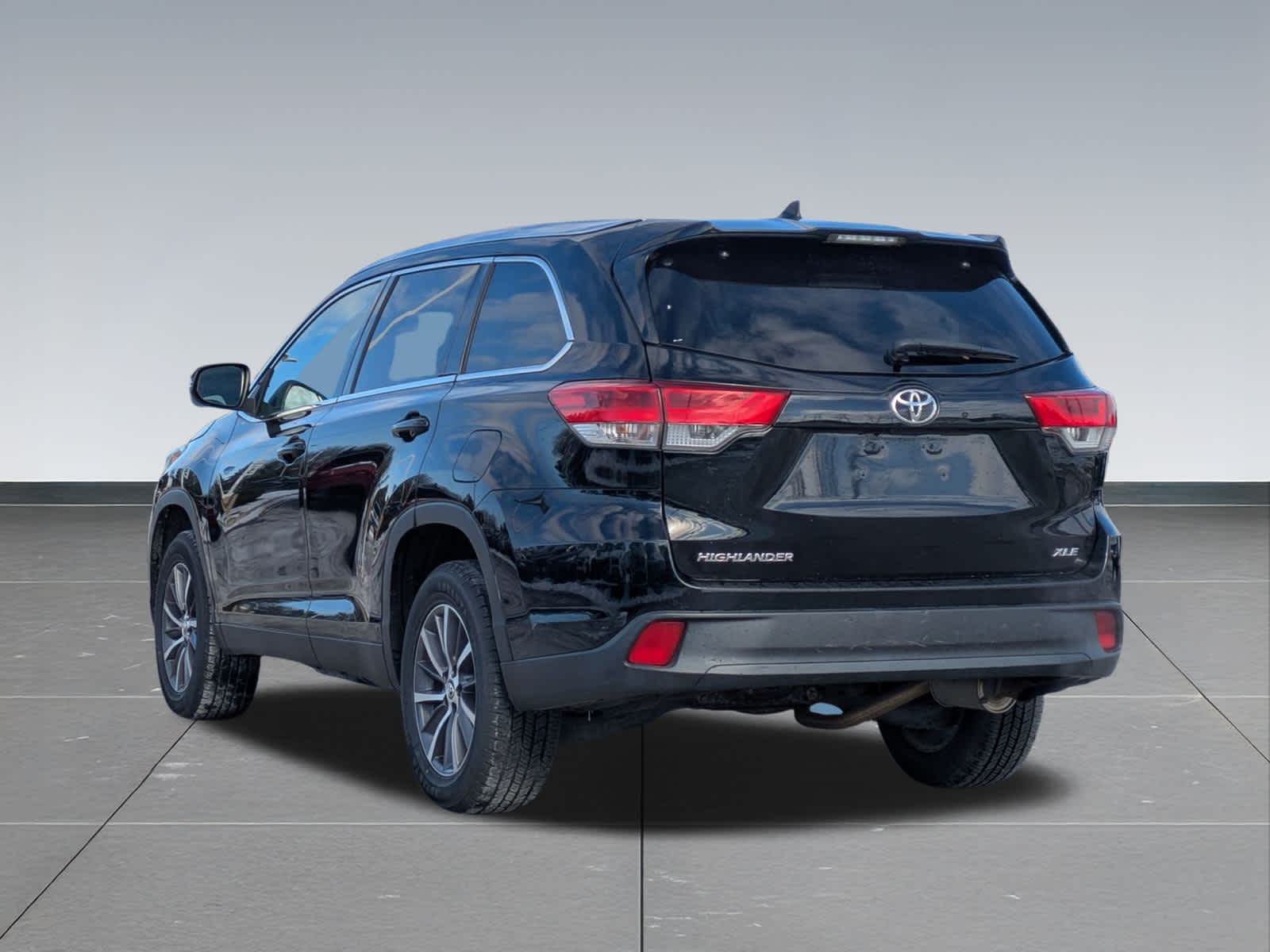 Thumbnail: 2019 Toyota Highlander - 4