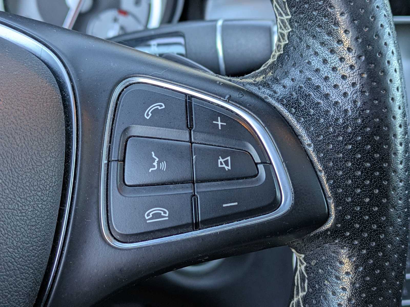 Thumbnail: 2017 Mercedes-Benz GLA - 25