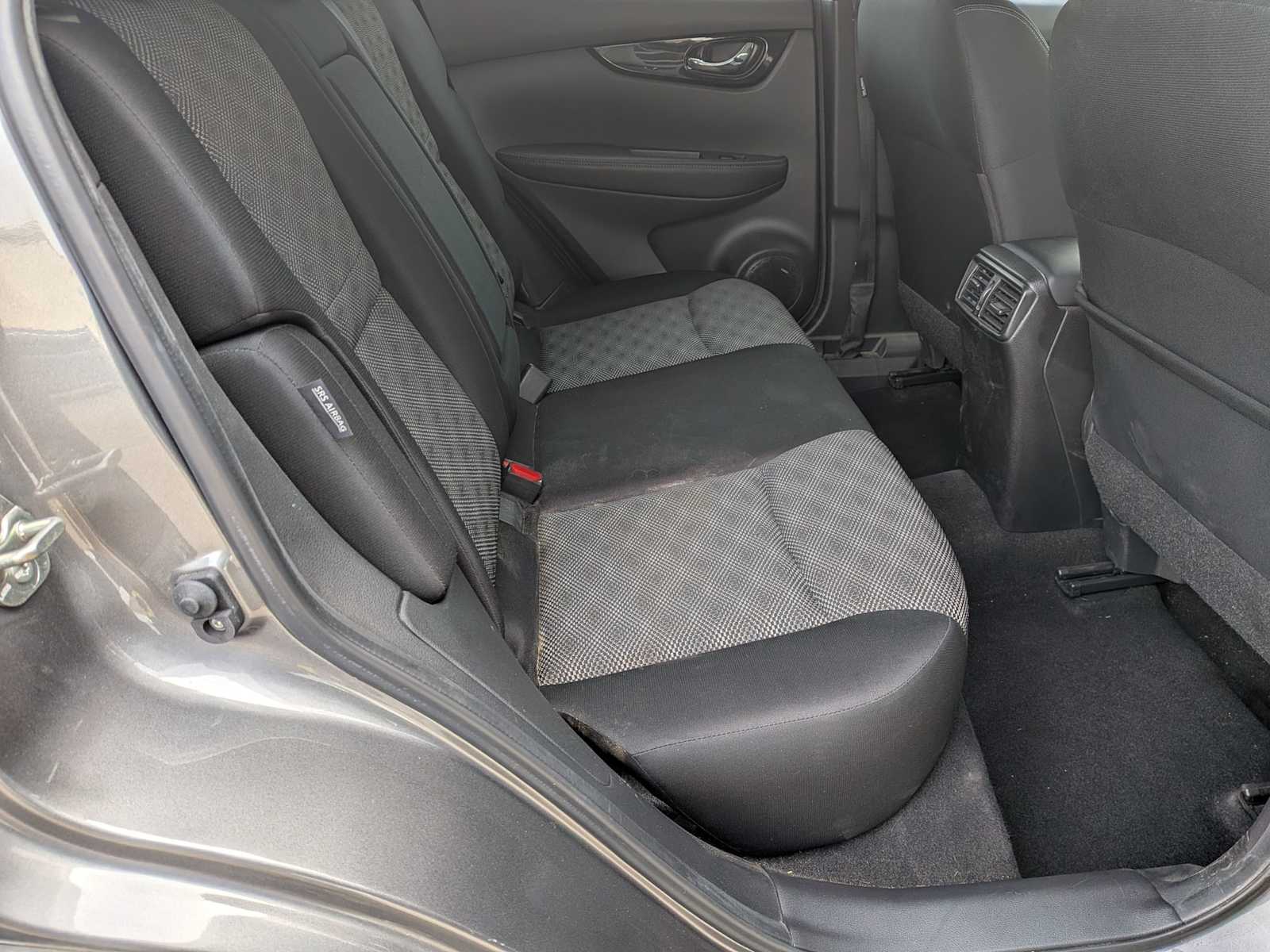 Thumbnail: 2021 Nissan Rogue Sport - 19