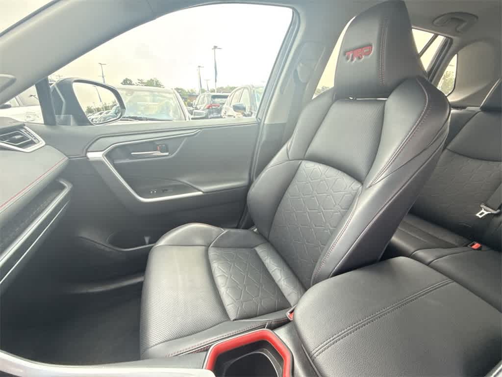 Thumbnail: 2020 Toyota RAV4 - 21