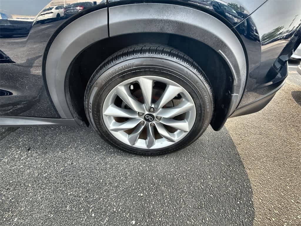 2020 INFINITI QX50 Essential 13
