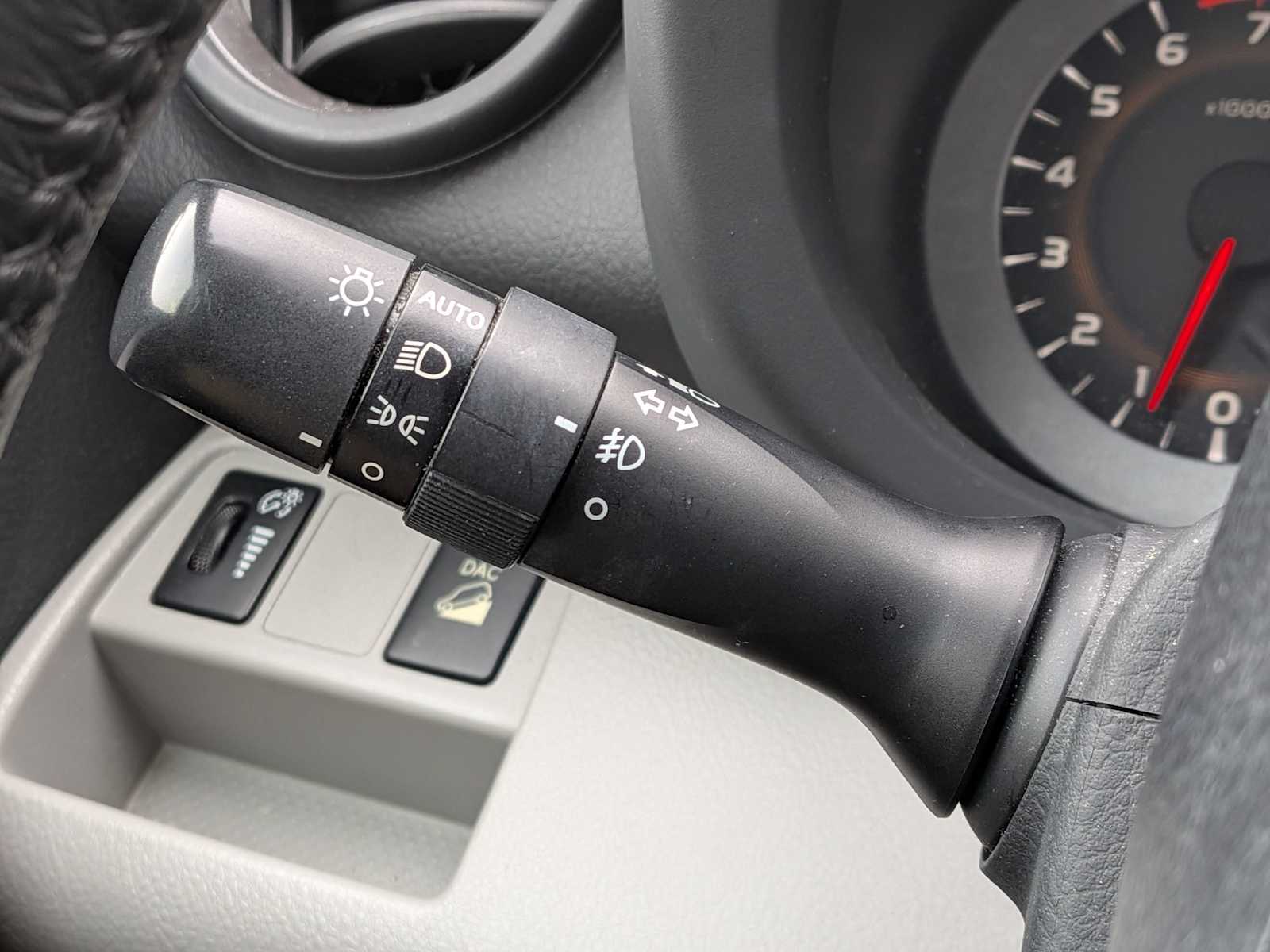 Thumbnail: 2011 Toyota RAV4 - 23