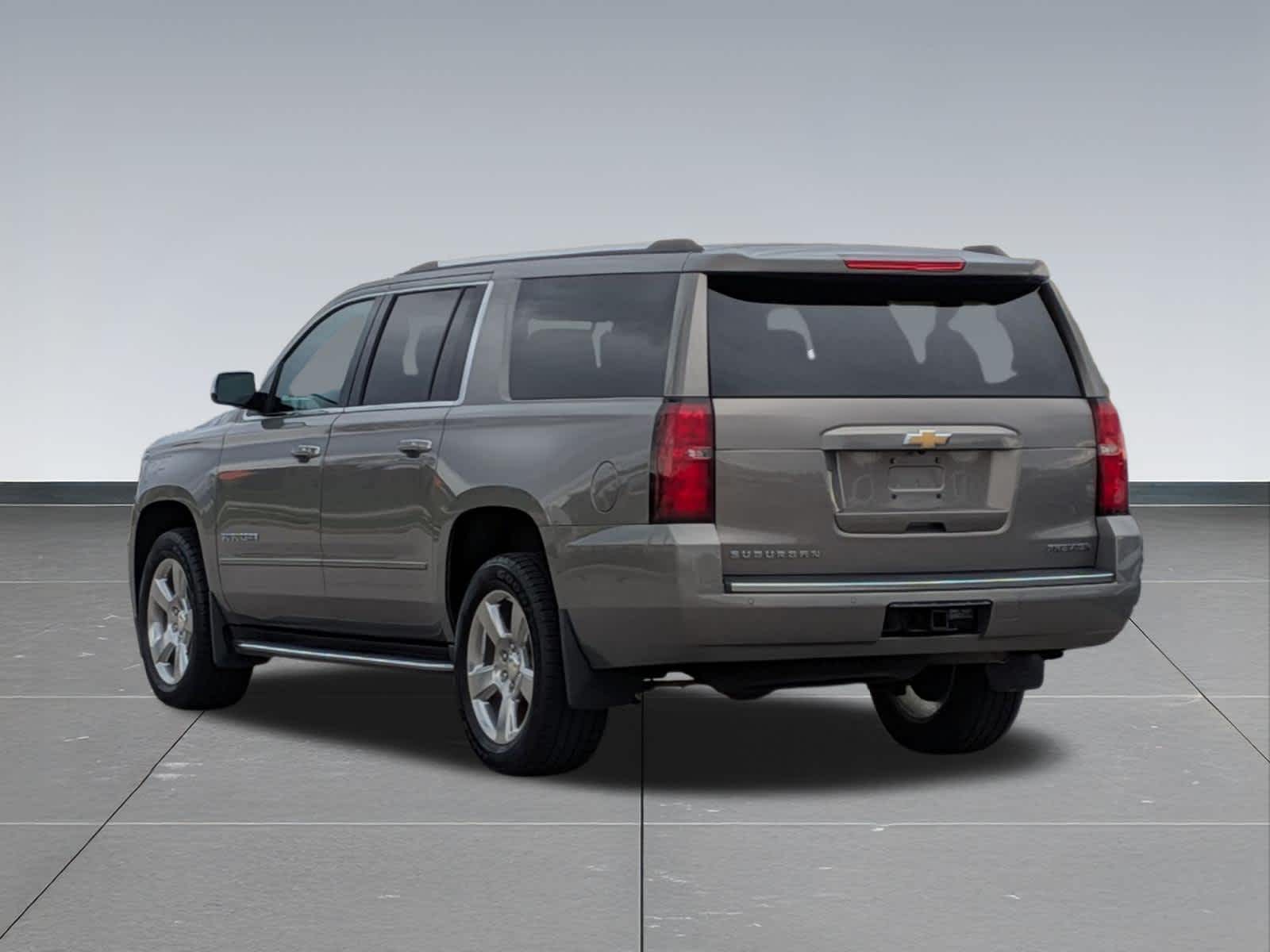 Thumbnail: 2019 Chevrolet Suburban - 3