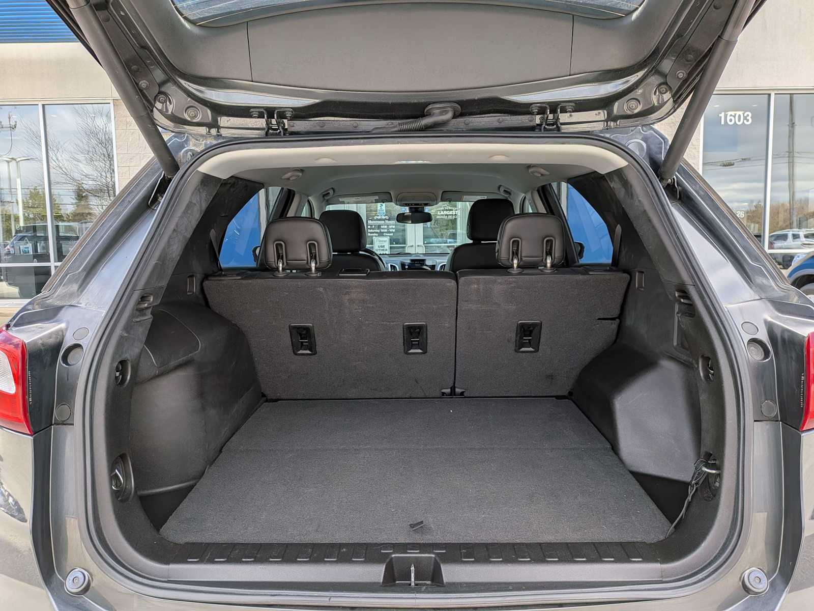 Thumbnail: 2020 Chevrolet Equinox - 31