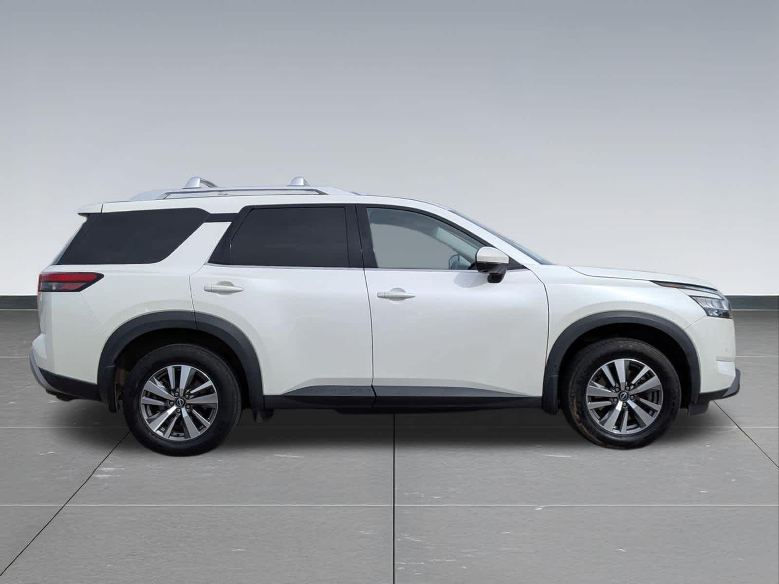 Thumbnail: 2023 Nissan Pathfinder - 6