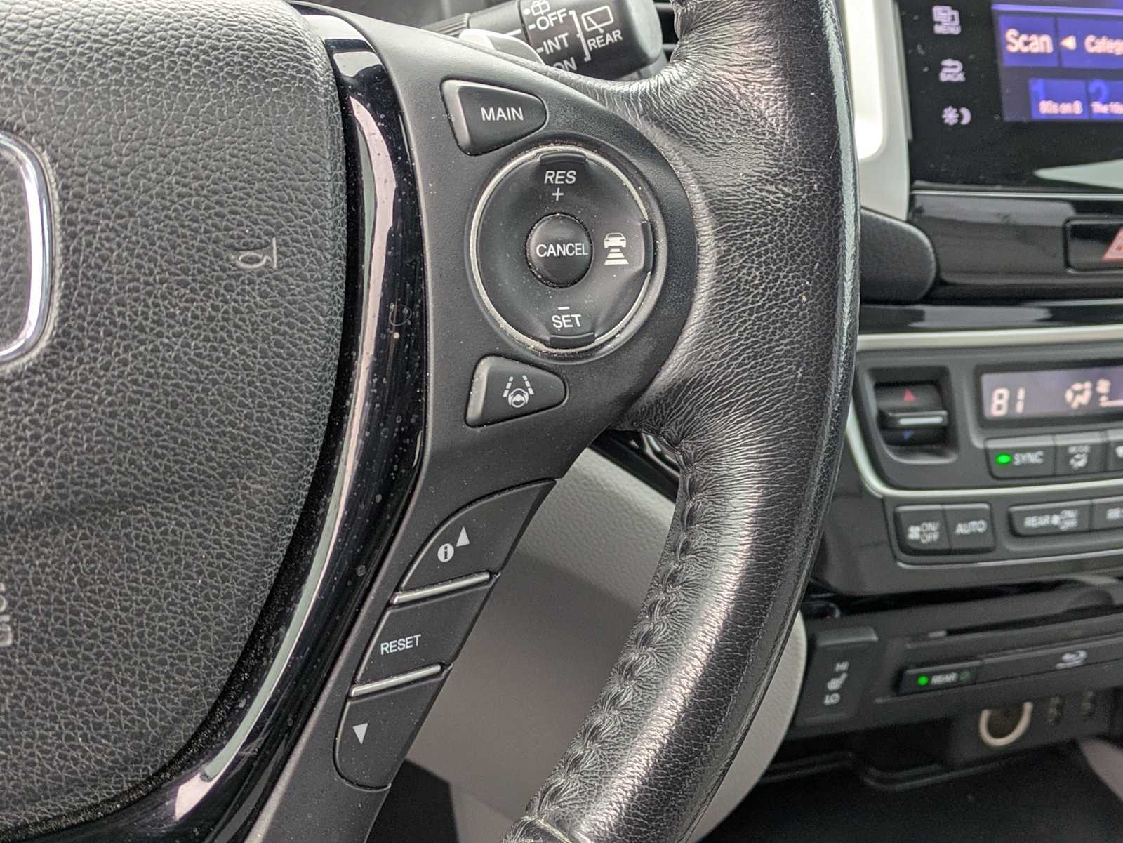 Thumbnail: 2018 Honda Pilot - 24