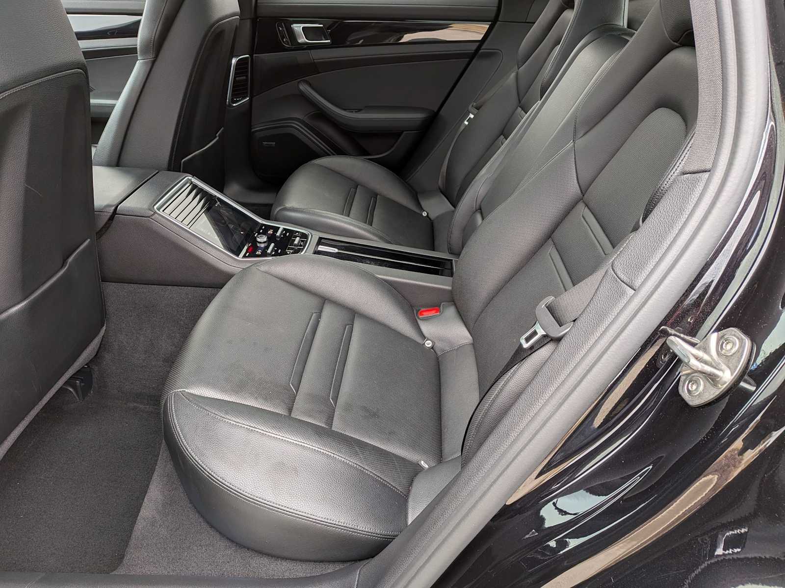 Thumbnail: 2017 Porsche Panamera - 18