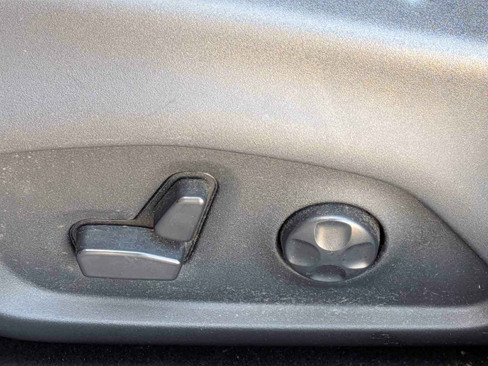 Thumbnail: 2018 Jeep Compass - 16