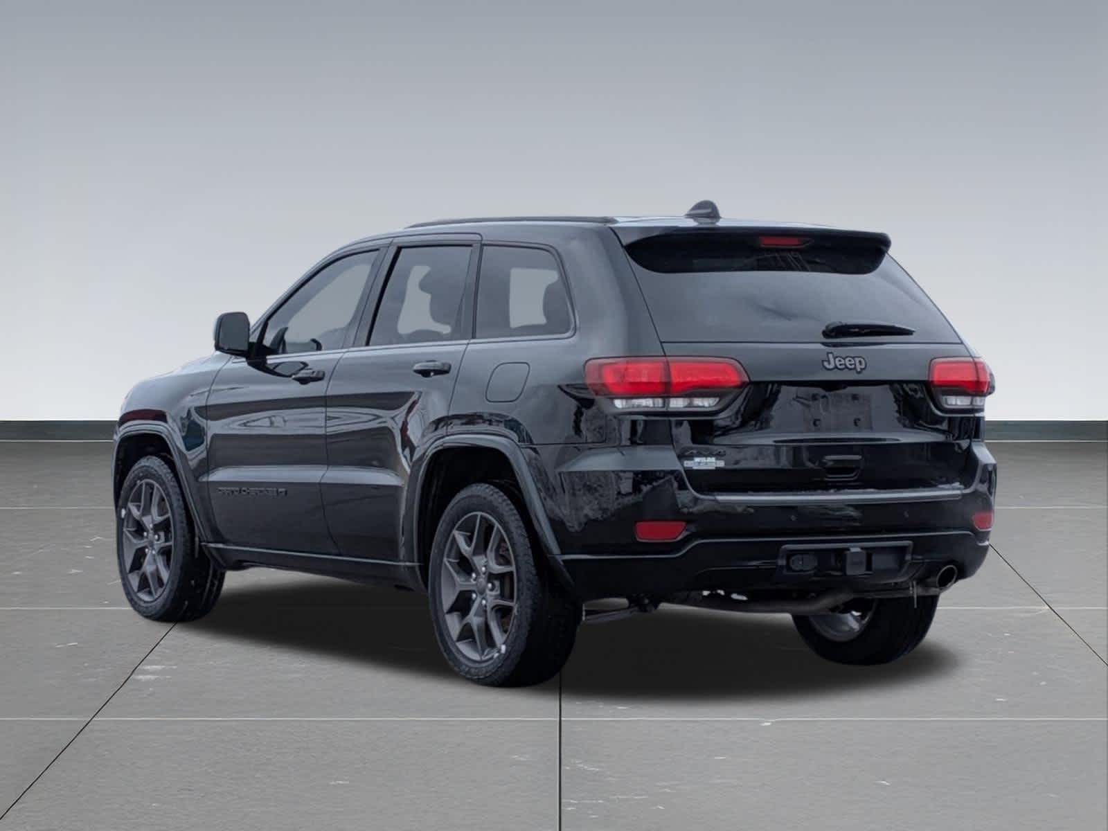 Thumbnail: 2021 Jeep Grand Cherokee - 4