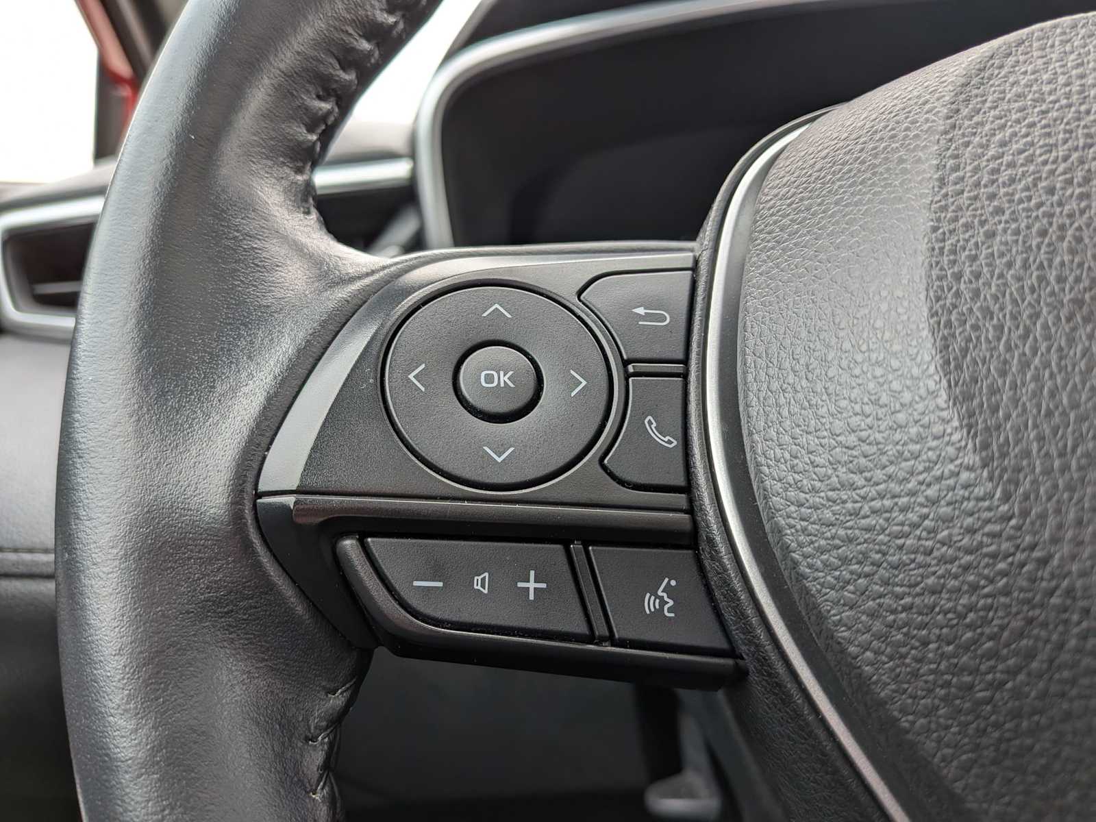 Thumbnail: 2022 Toyota Corolla Cross - 24