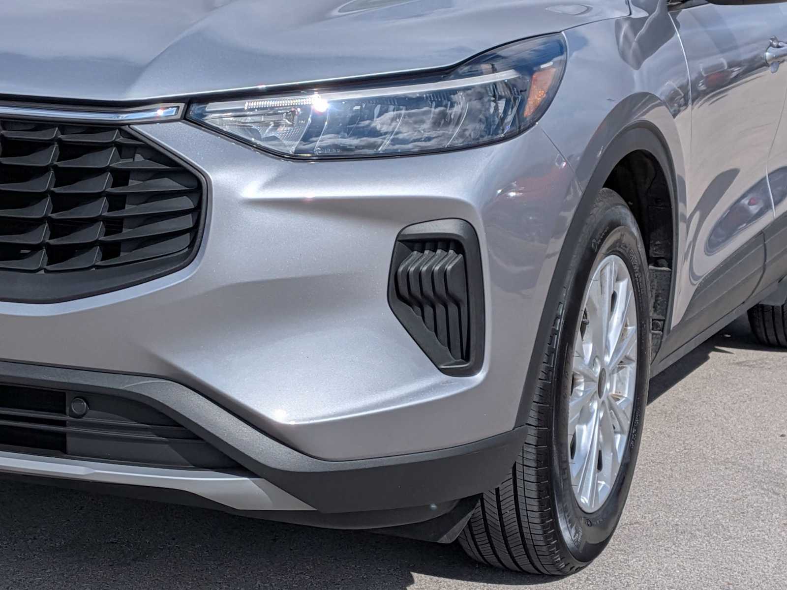 Thumbnail: 2023 Ford Escape - 10