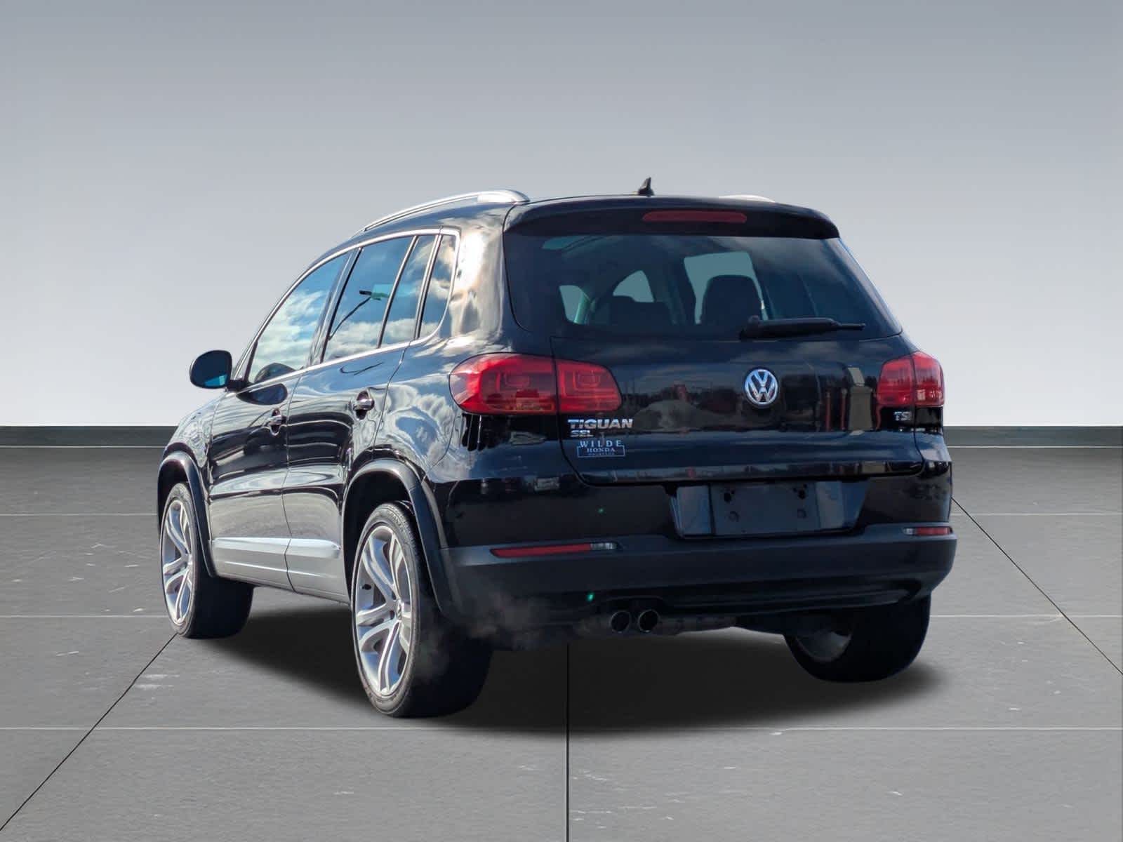 Thumbnail: 2016 Volkswagen Tiguan - 4