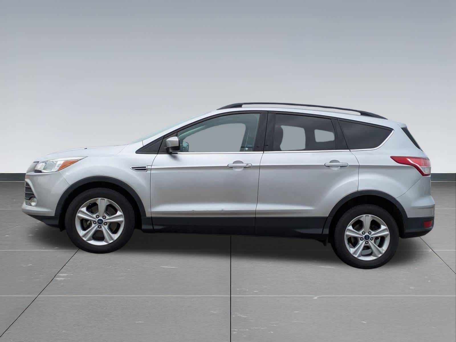 Thumbnail: 2015 Ford Escape - 3