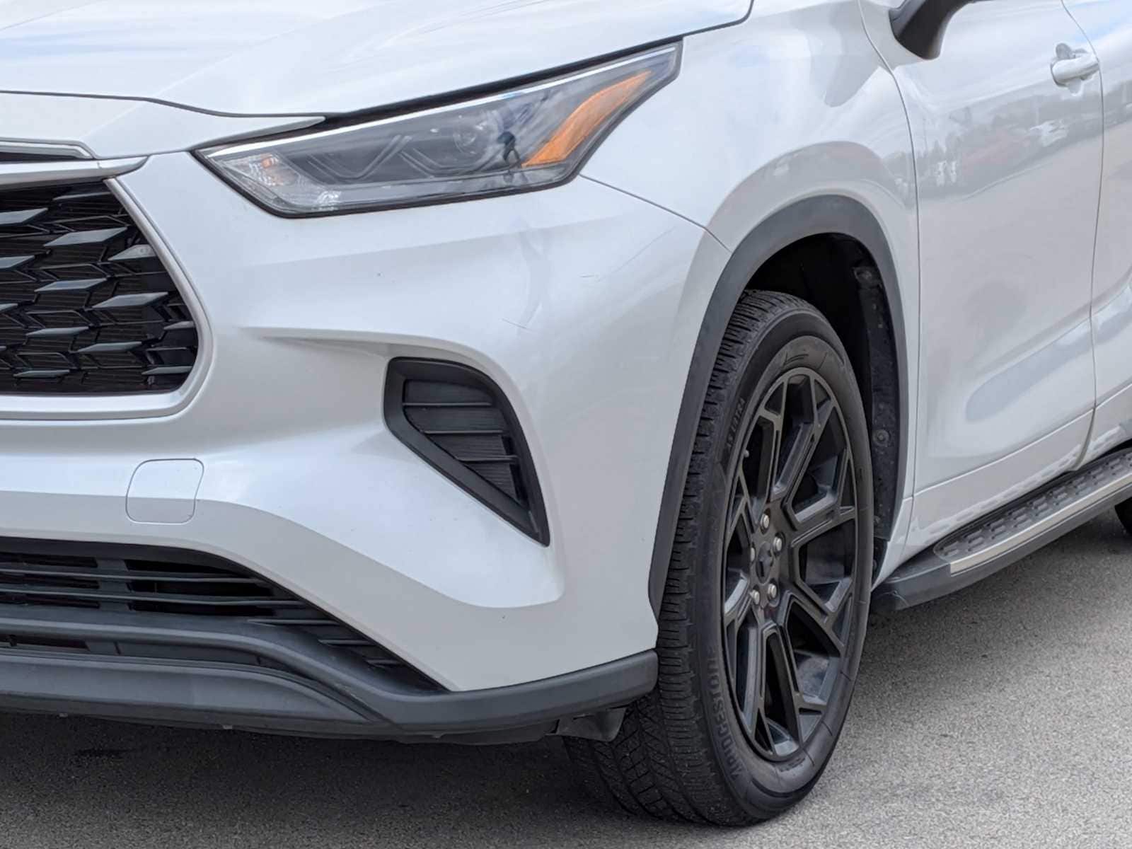 Thumbnail: 2022 Toyota Highlander - 11