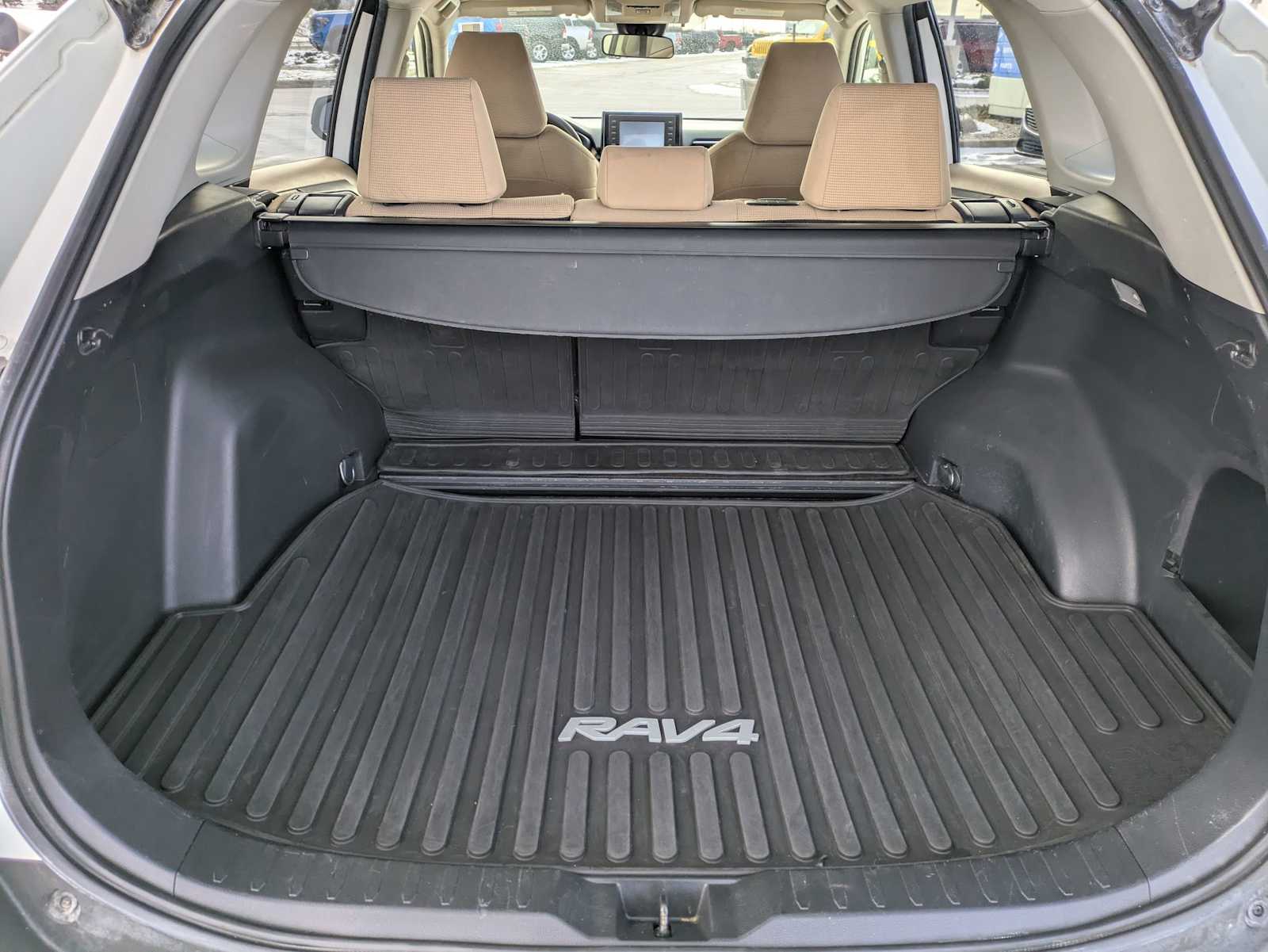 Thumbnail: 2020 Toyota RAV4 - 29