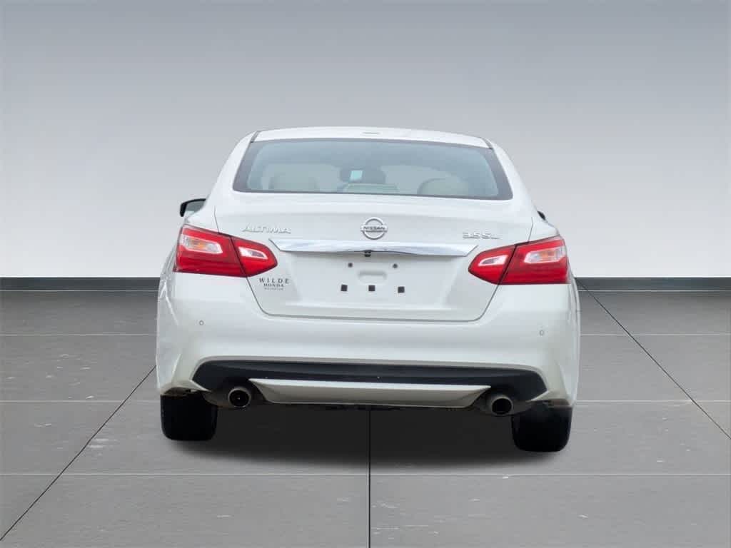 Thumbnail: 2016 Nissan Altima - 5