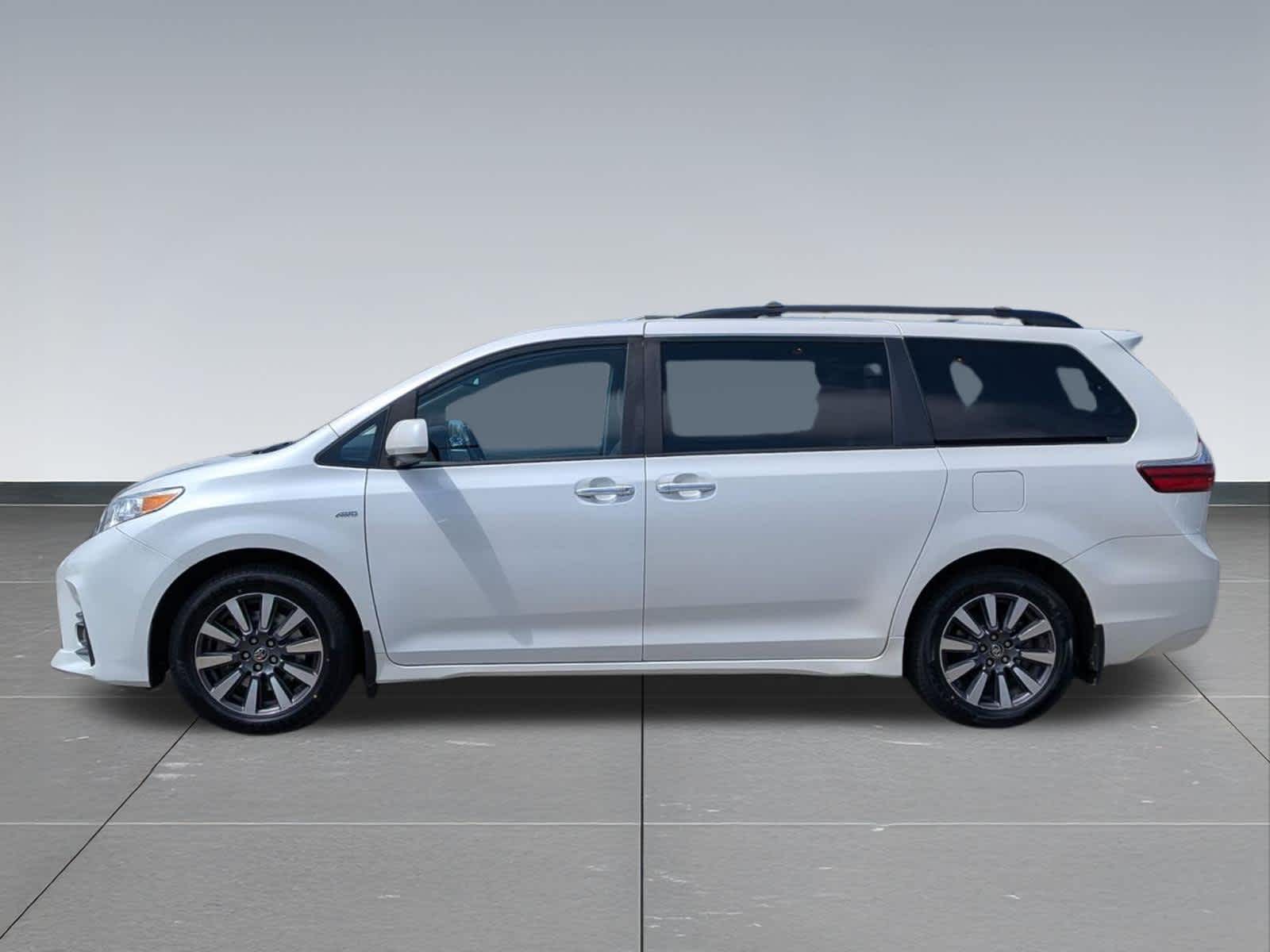 Thumbnail: 2020 Toyota Sienna - 2