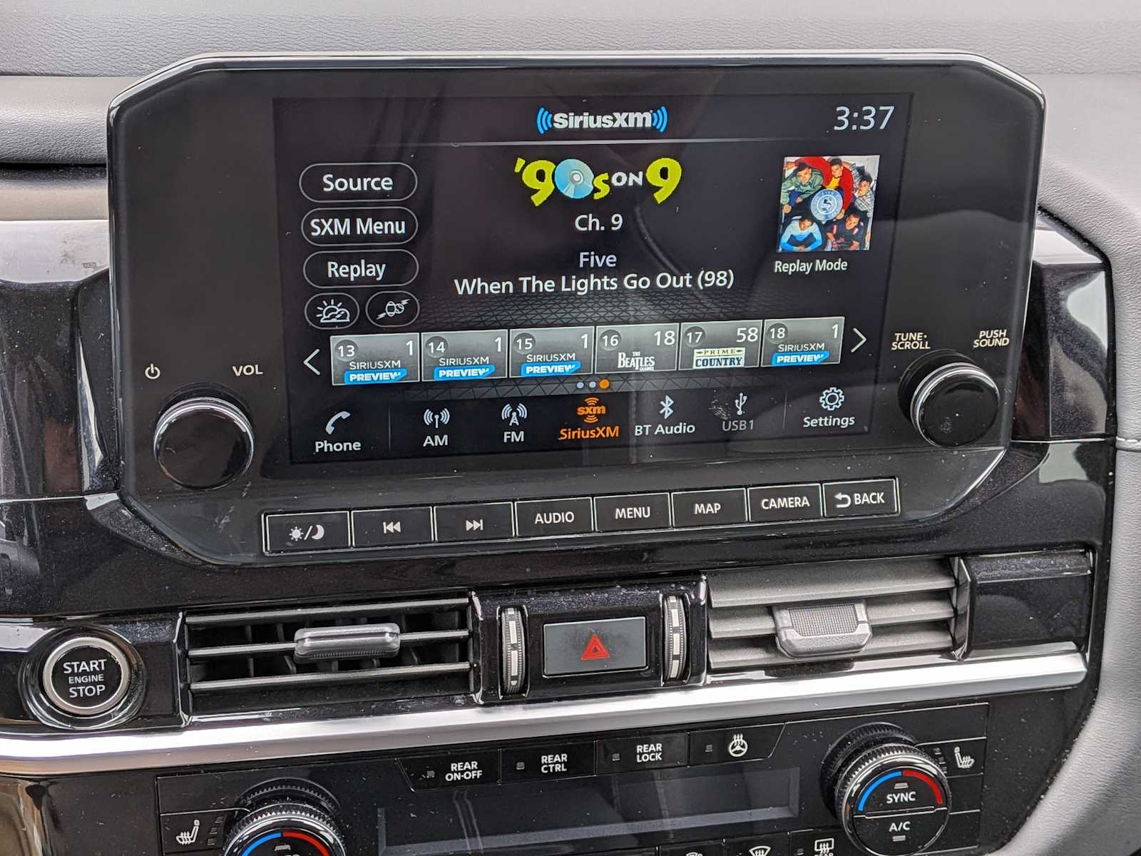 Thumbnail: 2023 Nissan Pathfinder - 25